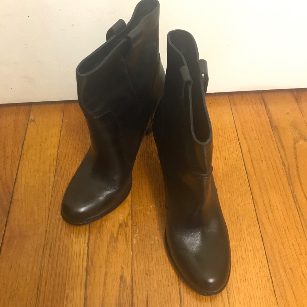 [EUC] Cole haan bootie 7B
